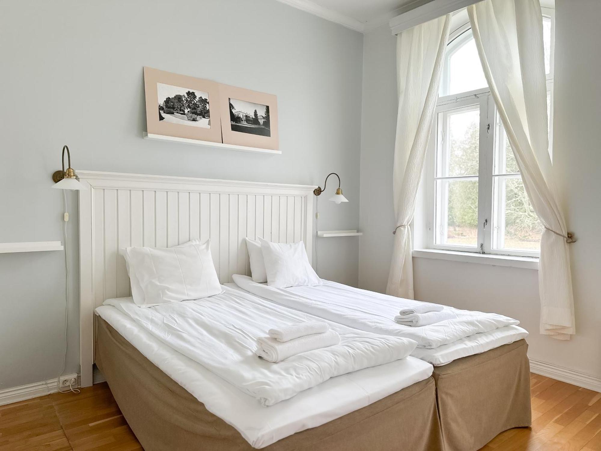 Mustion Linna / Svarta Manor Екстериор снимка