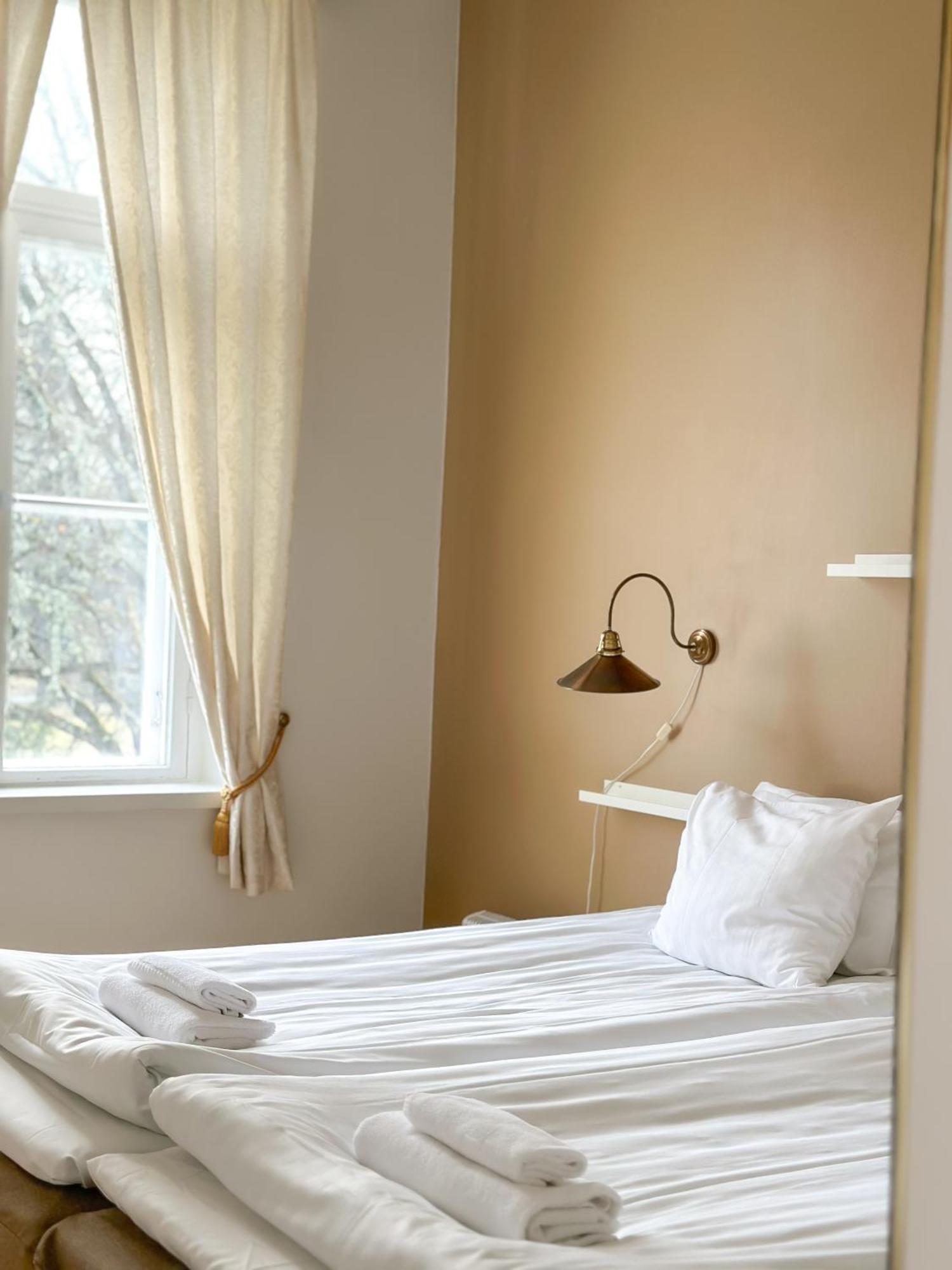 Mustion Linna / Svarta Manor Екстериор снимка